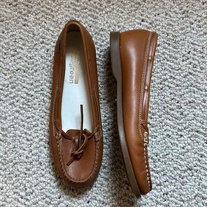 Women’s leather loafer. Purchased in Florence, Italy. Size 38 (US 7.5).